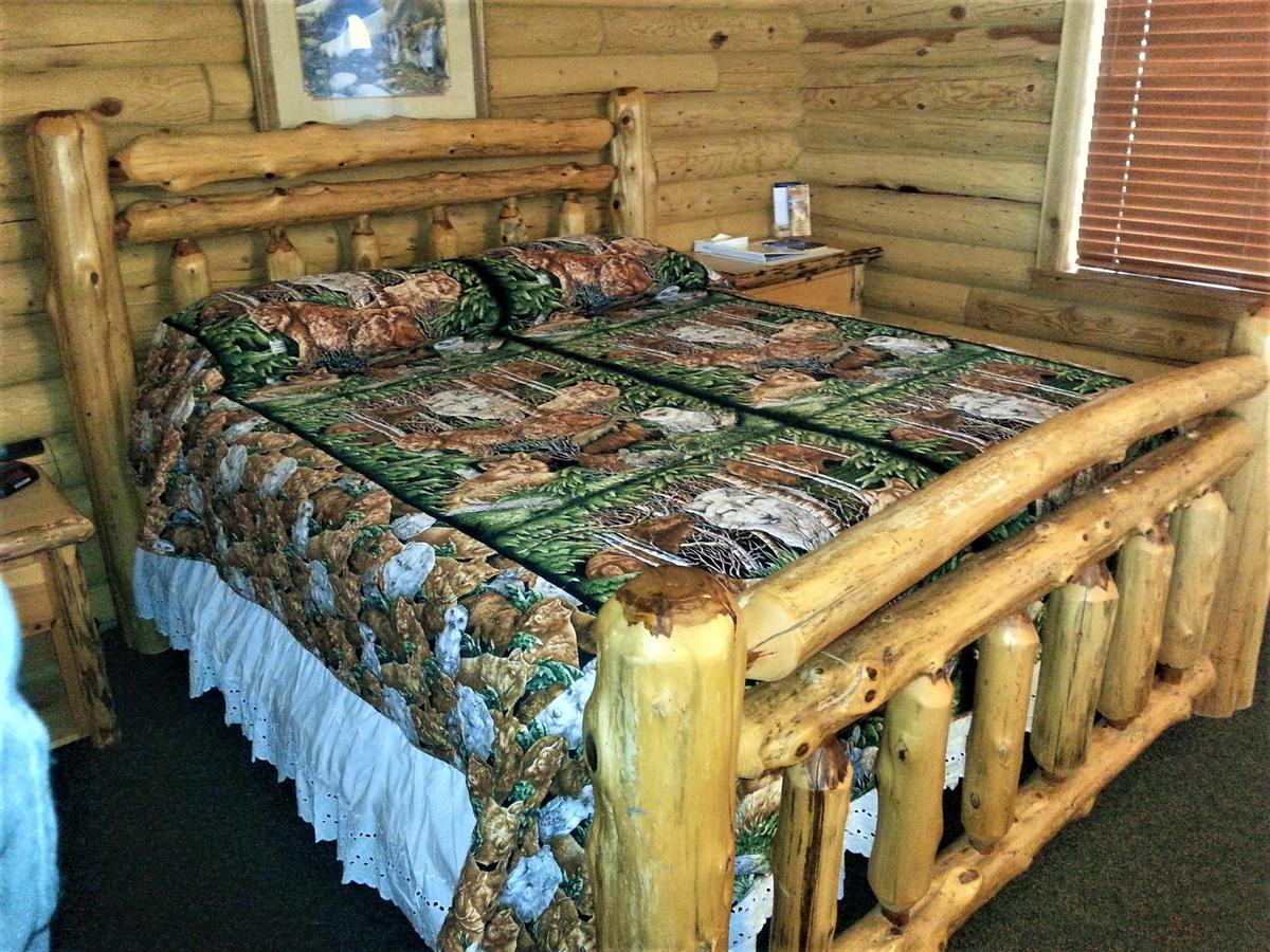 Wolf Den Log Cabin Motel And Rv Park Thayne エクステリア 写真