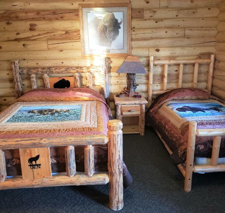 Wolf Den Log Cabin Motel And Rv Park Thayne エクステリア 写真